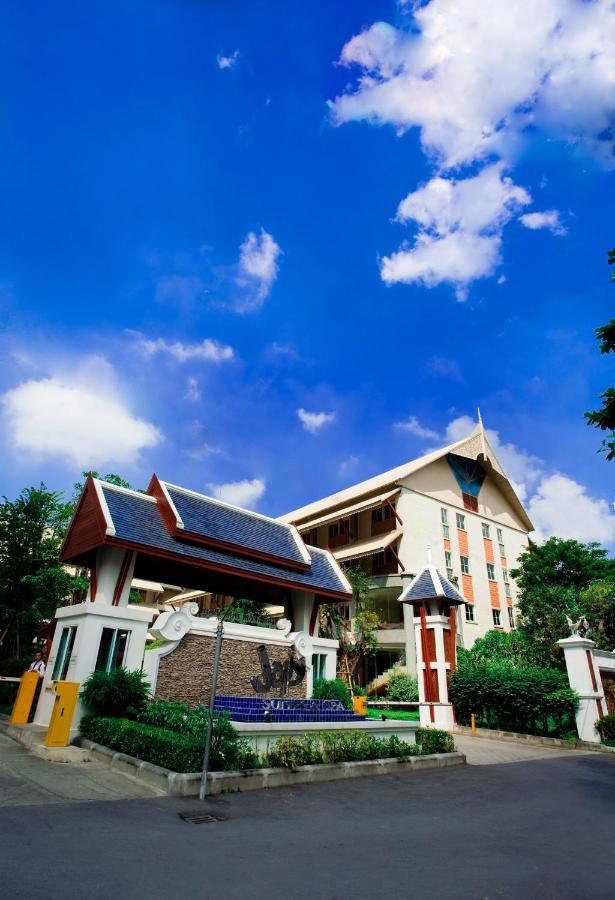 Jolly Suites & Spa Thapra Bangkok Bagian luar foto